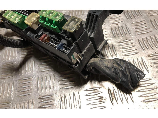   Pojistková skříňka 71543050, 71543052   Nissan Maxima 1999