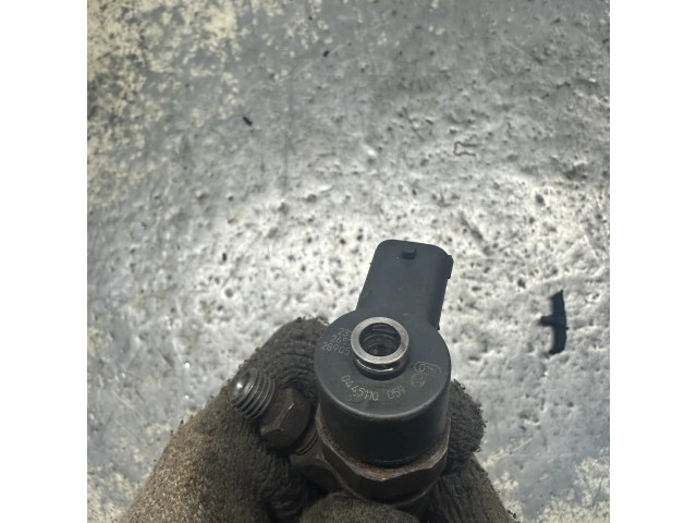 Vstřikovač 0445110059   Chrysler Voyager  pro naftový motor 2.5  