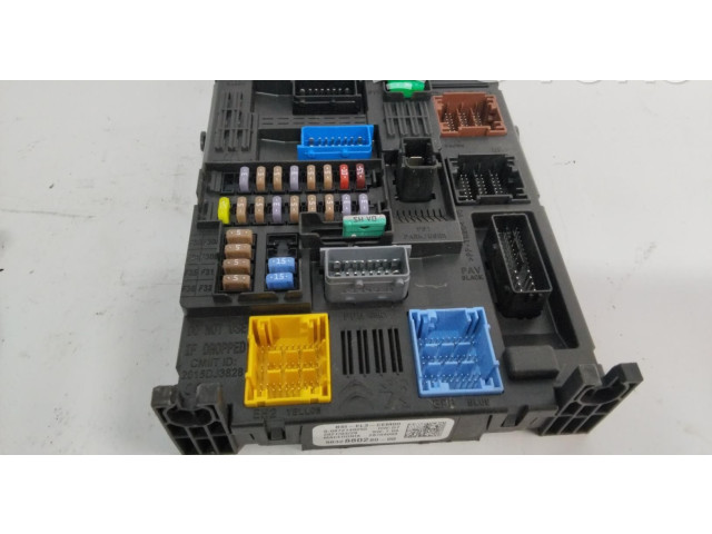 Блок предохранителей 983288028000 Peugeot 2008 I