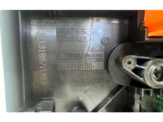   Pojistková skříňka    Volkswagen Tiguan 2007