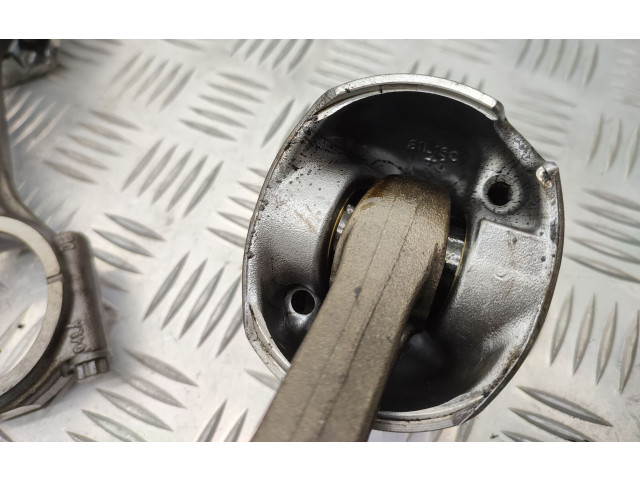  Поршень с шатуном Cxx ckf  Skoda Octavia Mk3 (5E)  