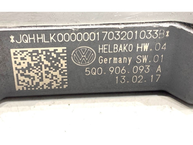 Блок управления 5Q0906093A Skoda Octavia Mk3 (5E)