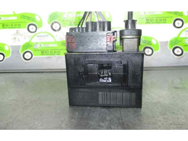 Блок управления 8652021180, 018010951   Peugeot Partner