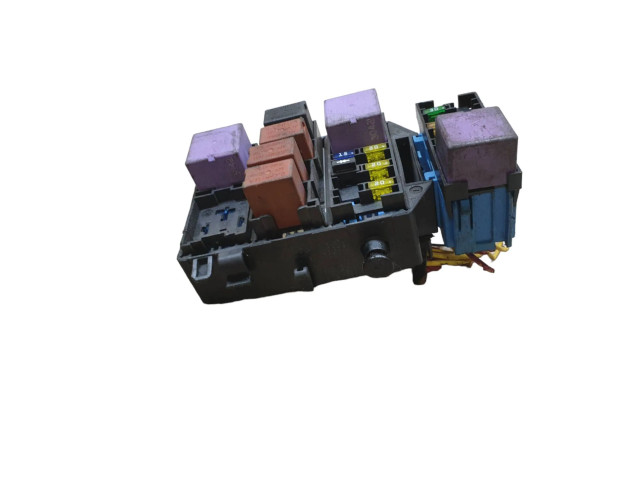 Pojistková skříňka 8200003634 Renault Vel Satis 2005