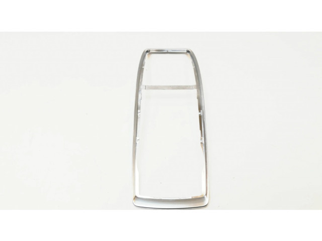 Другая деталь салона