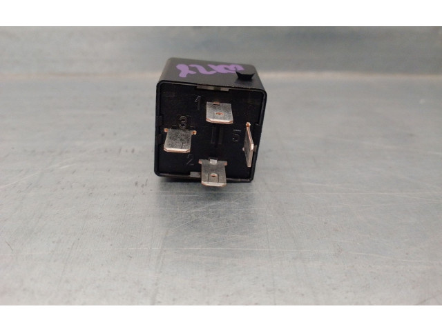 Блок предохранителей 4H0951253A   Audi Q3 8U    