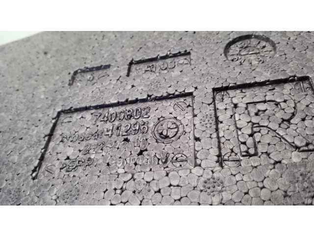 Другая деталь салона