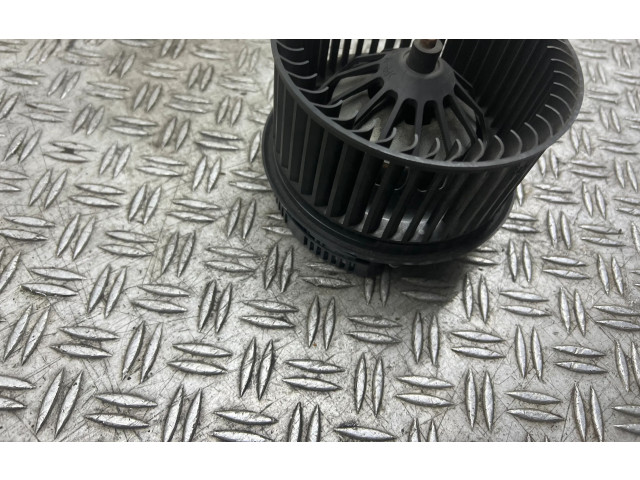 Вентилятор печки       Volvo V50