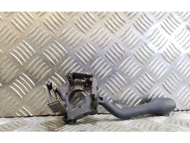 Ручка стеклоочистителей Volkswagen PASSAT B4