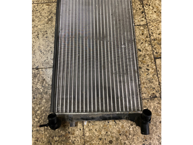 Радиатор охлаждающей жидкости Volkswagen Jetta V 2005 - 2010 года