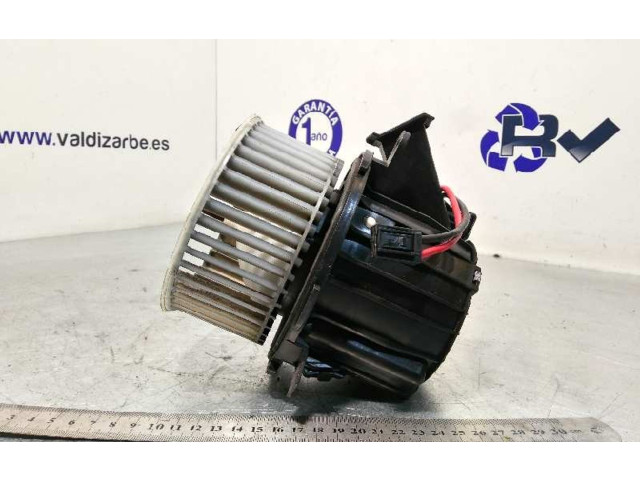 Вентилятор печки    8T2820021   Audi A4 Allroad