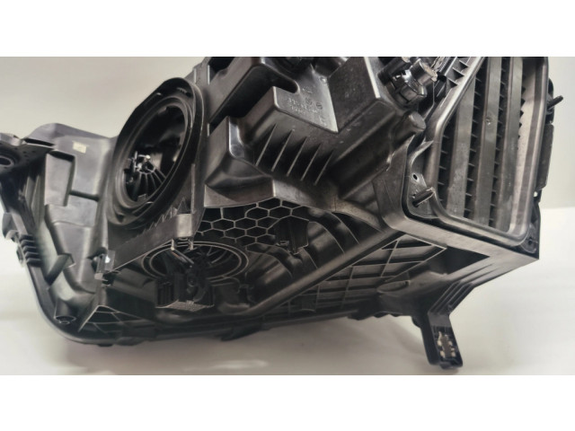 Передняя фара