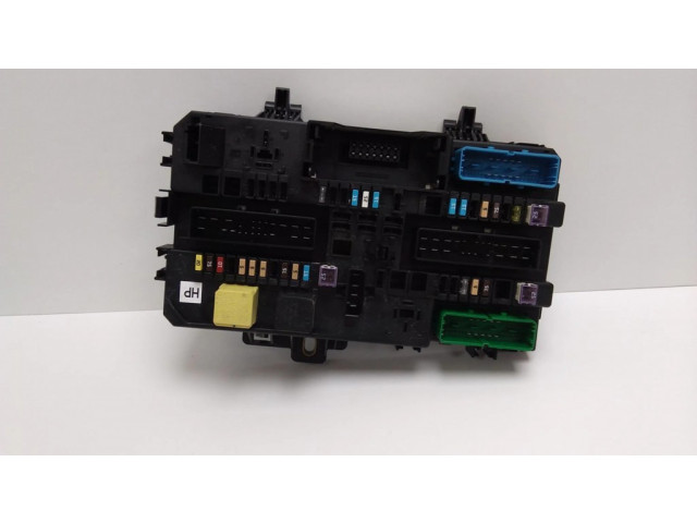 Блок предохранителей 5DK00866963, 13220830 Opel Zafira B