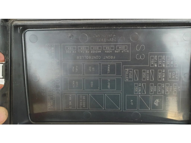 Блок предохранителей 8266253070   Lexus IS 220D-250-350    