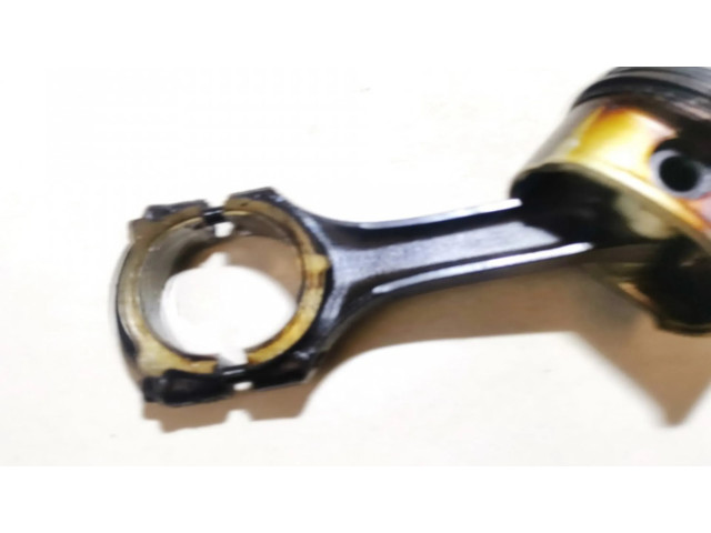 Píst Mercedes-Benz C W203 pro benzínový motor 1.8