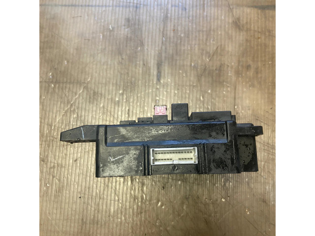 Блок предохранителей 8637A319, L8637002A Mitsubishi Outlander