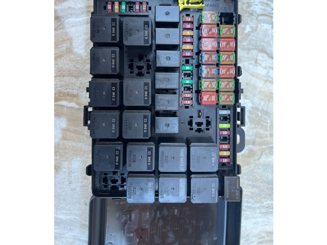 Блок предохранителей 670035211 Maserati Levante