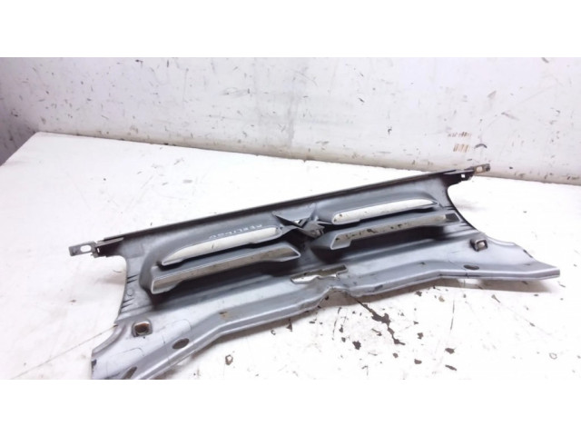 Верхняя решётка Citroen Berlingo 1996-2002 года 9618254877