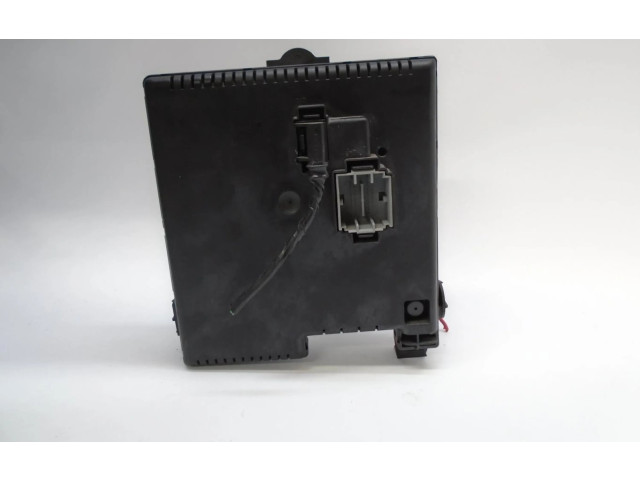 Блок предохранителей 8676391, 8676391   Volvo XC90    