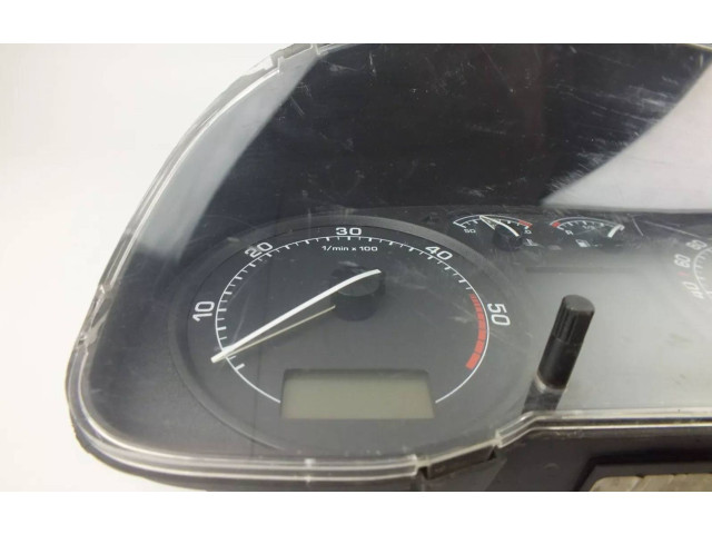 Панель приборов 1U0920811J   Skoda Octavia Mk1 (1U)       