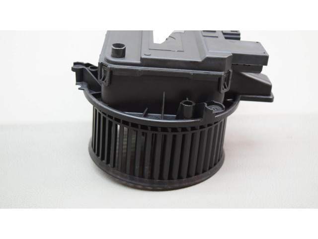 Вентилятор печки 4M2820021C Audi Q5 SQ5