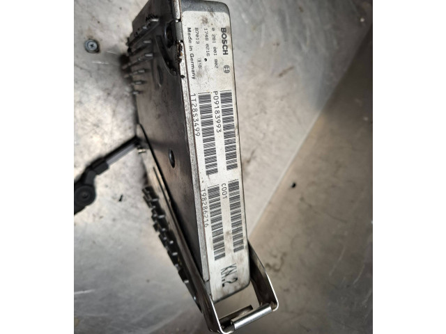 Блок управления двигателя 0281001802, P09183993   Volvo S70  V70  V70 XC
