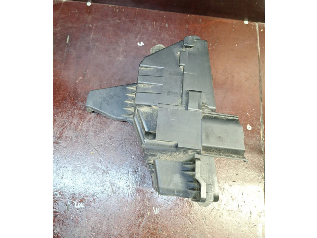 Pojistková skříňka 30728132 Volvo XC70 2006