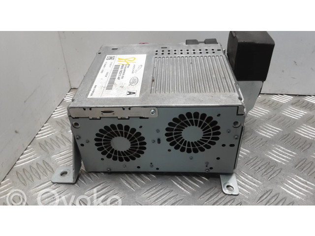 Радио/ проигрыватель CD/DVD / навигация