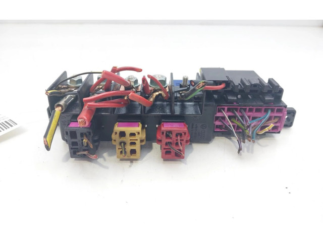 Блок предохранителей 8L0941822A Skoda Superb B5 (3U)