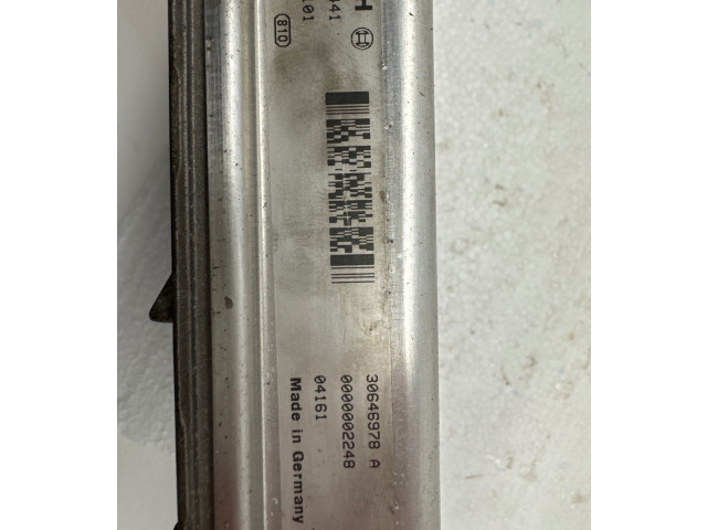 Блок управления двигателя 30646978   Volvo V70