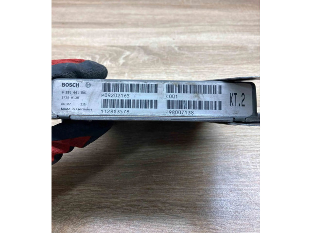 Блок управления двигателем ECU    P09202165, 0281001591   Volvo S70  V70  V70 XC