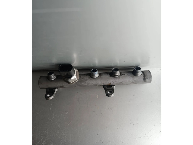 Vstřikovací lišta 059130089AB Audi A8 S8 D3 4E