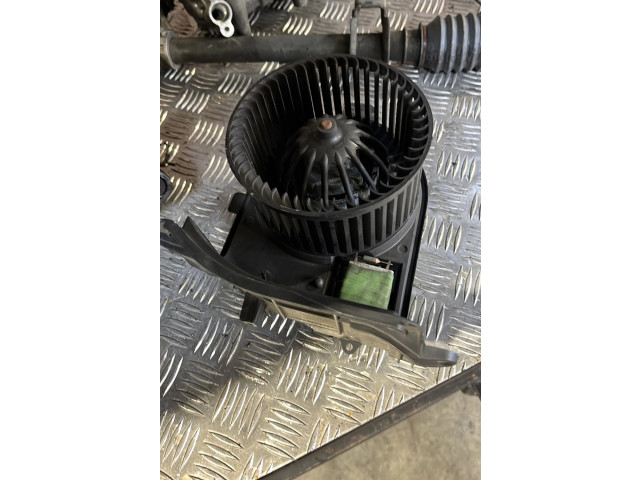 Вентилятор печки 7701057683 Renault Clio II