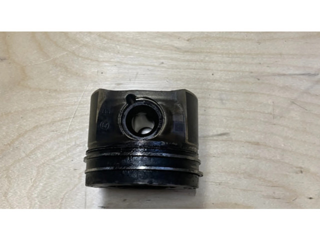 Поршень 7812567, 781256702 Mini Cooper Hatch Hardtop для дизельного двигателя 1.6