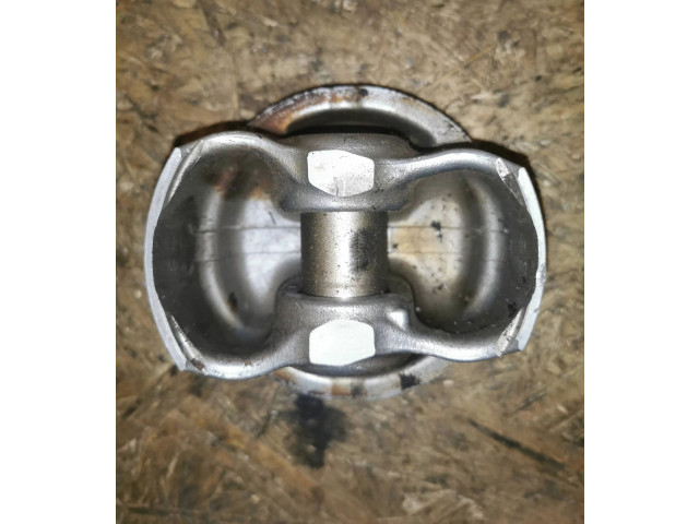 Píst 8861D, 06036035041 Mercedes-Benz C W203 272.920