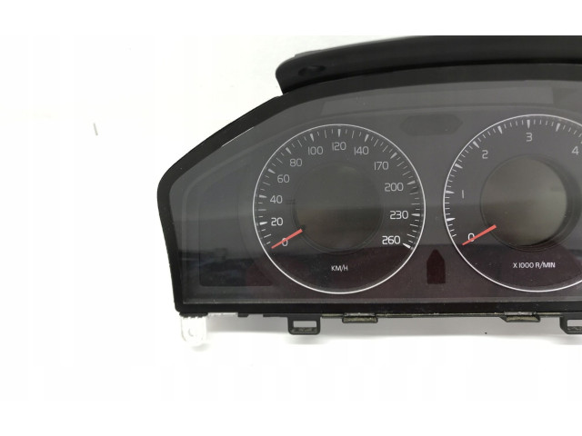 Панель приборов    Volvo V70       