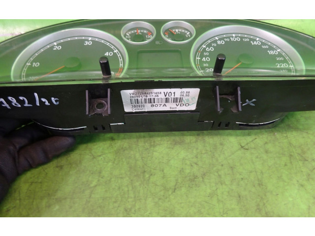 Přístrojová deska Volkswagen PASSAT B5.5 2002 3B0920827A