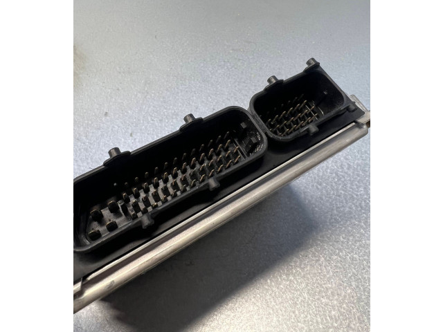 Блок управления двигателя    Audi A6 S6 C5 4B