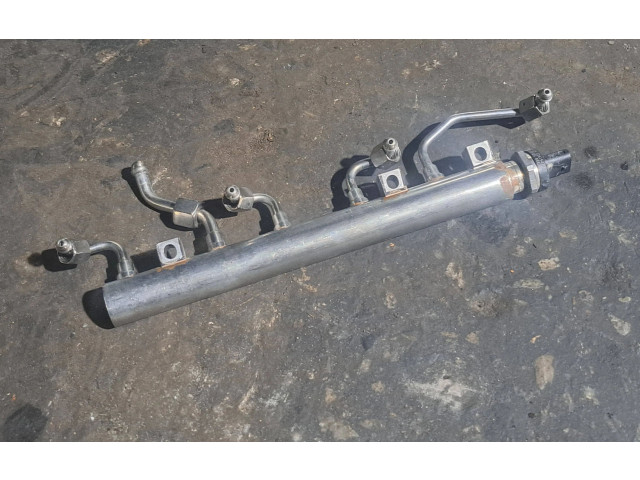 Vstřikovací lišta 7852402 BMW M5 F90 S63B44B