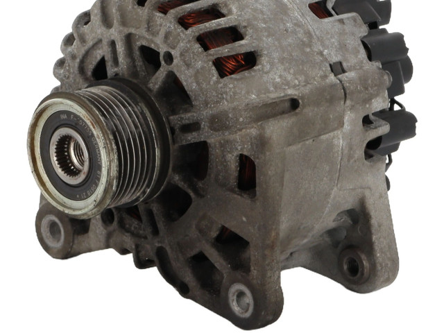 Генератор 231008017R Dacia Duster
