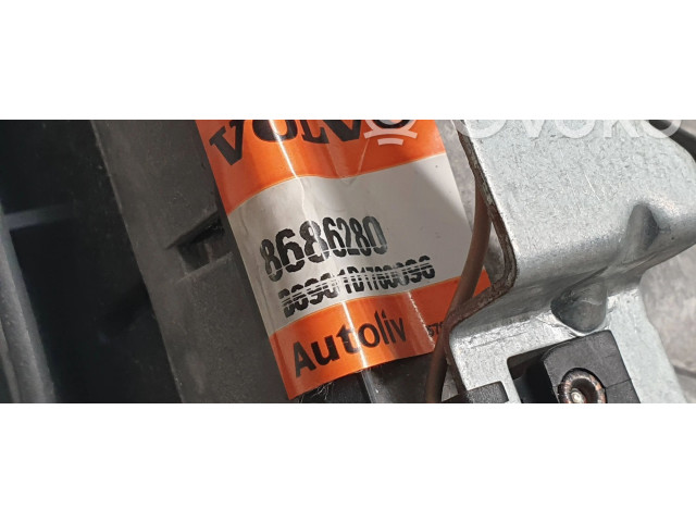 Подушка безопасности водителя 8686280   Volvo V70