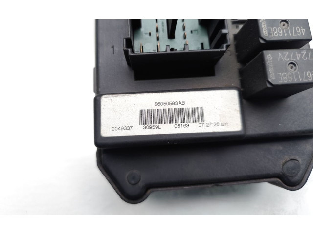 Блок предохранителей 56050593AB Jeep Commander