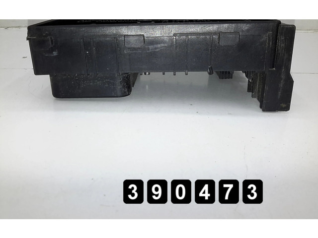 Блок предохранителей Volkswagen Golf Plus