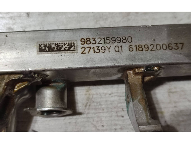 Vstřikovací lišta 9832159980 Opel Corsa F