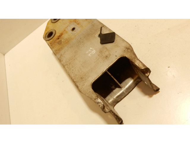 Балка передний бампера