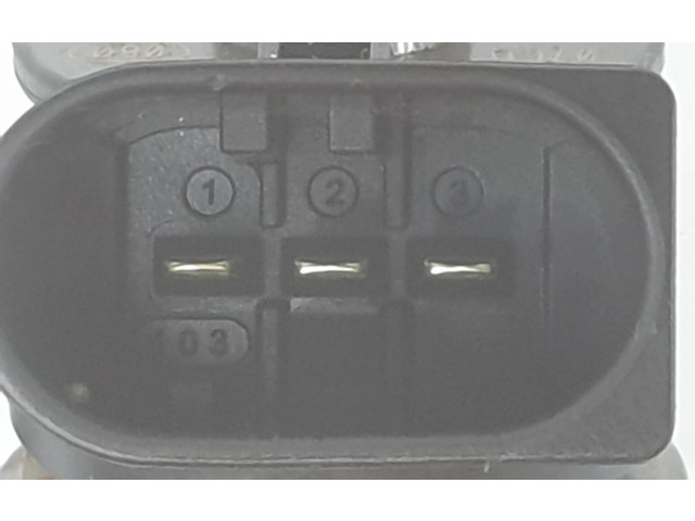 Vstřikovač 13538472208, 044511112E   BMW 2 Active Tourer U06   2.0  