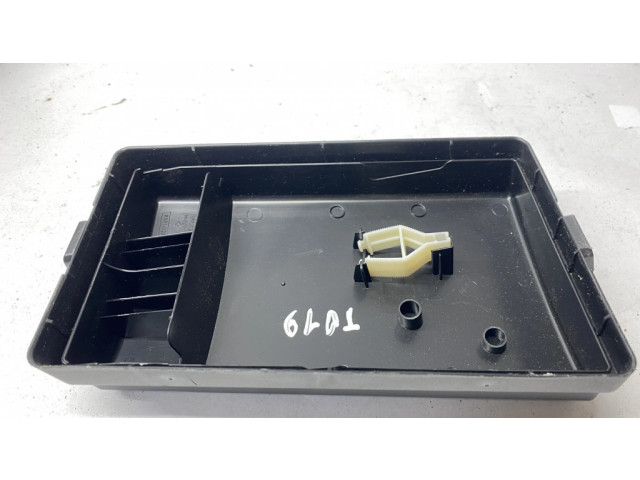 Крышка блока предохранителей 5Q0937132A Audi Q3 F3