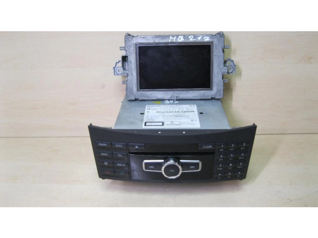 Радио/ проигрыватель CD/DVD / навигация