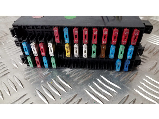 Pojistková skříňka Opel Vivaro 2005