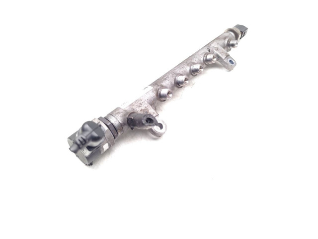 Топливная рампа 03L130089 Audi A3 S3 8P для двигателя CBBB